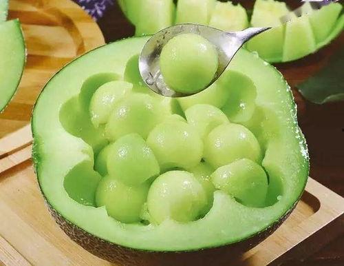 吃海南玫珑蜜瓜