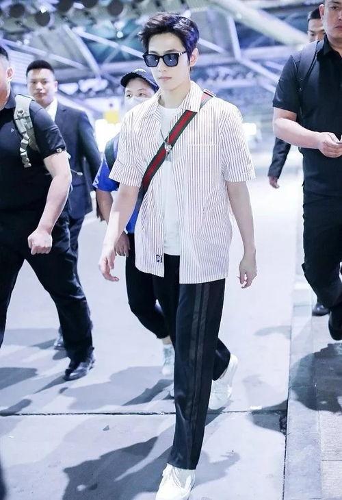 男明星t恤穿搭,男明星T恤穿搭指南